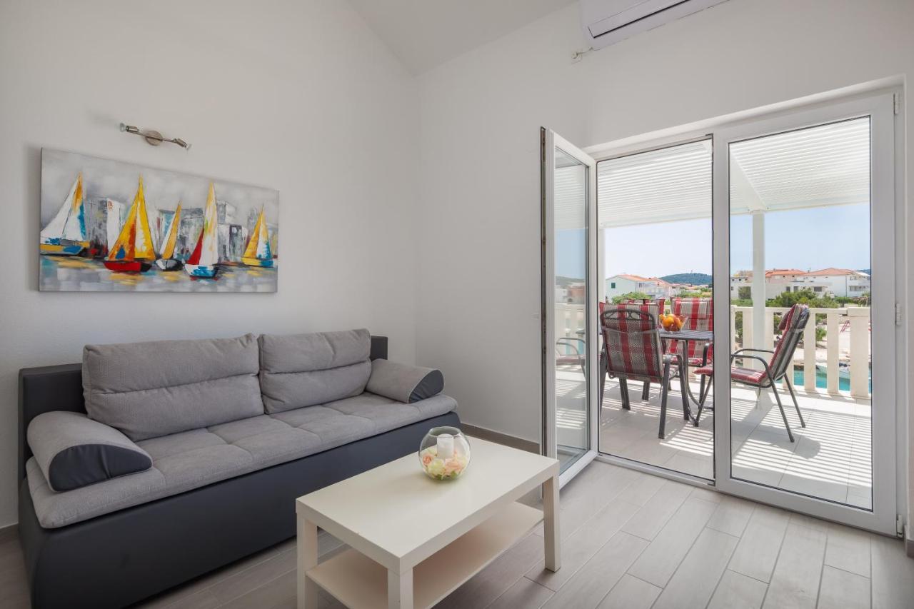 Vila Blanka Apartments 罗戈兹尼察 外观 照片