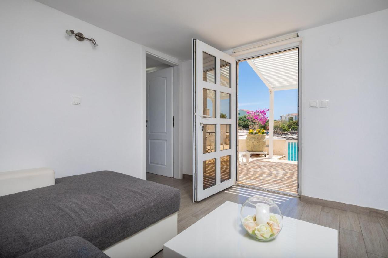 Vila Blanka Apartments 罗戈兹尼察 外观 照片